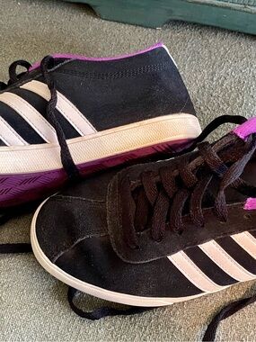 Adidas Neo Courtset Gazelle black suede women’s sneakers. Size 7.5